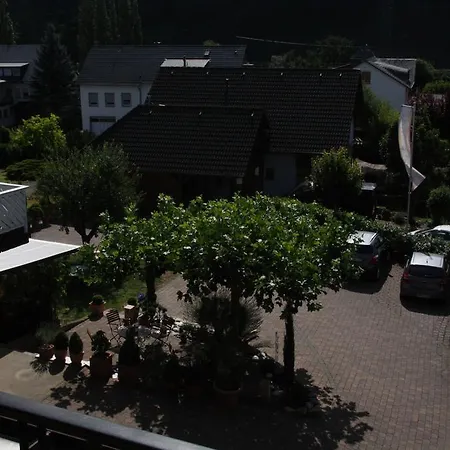 Weingut Knodt-trossen * Krov